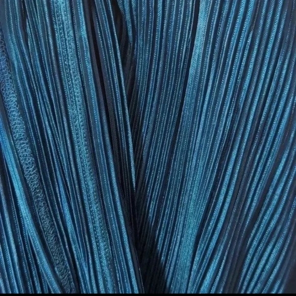 SINCERELY JULES | Women's Blueish/Teal Plisse Cored  Belted Sleeveless M… - Picture 5 of 5